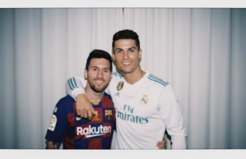 Messi y Ronaldo foto Polaroid